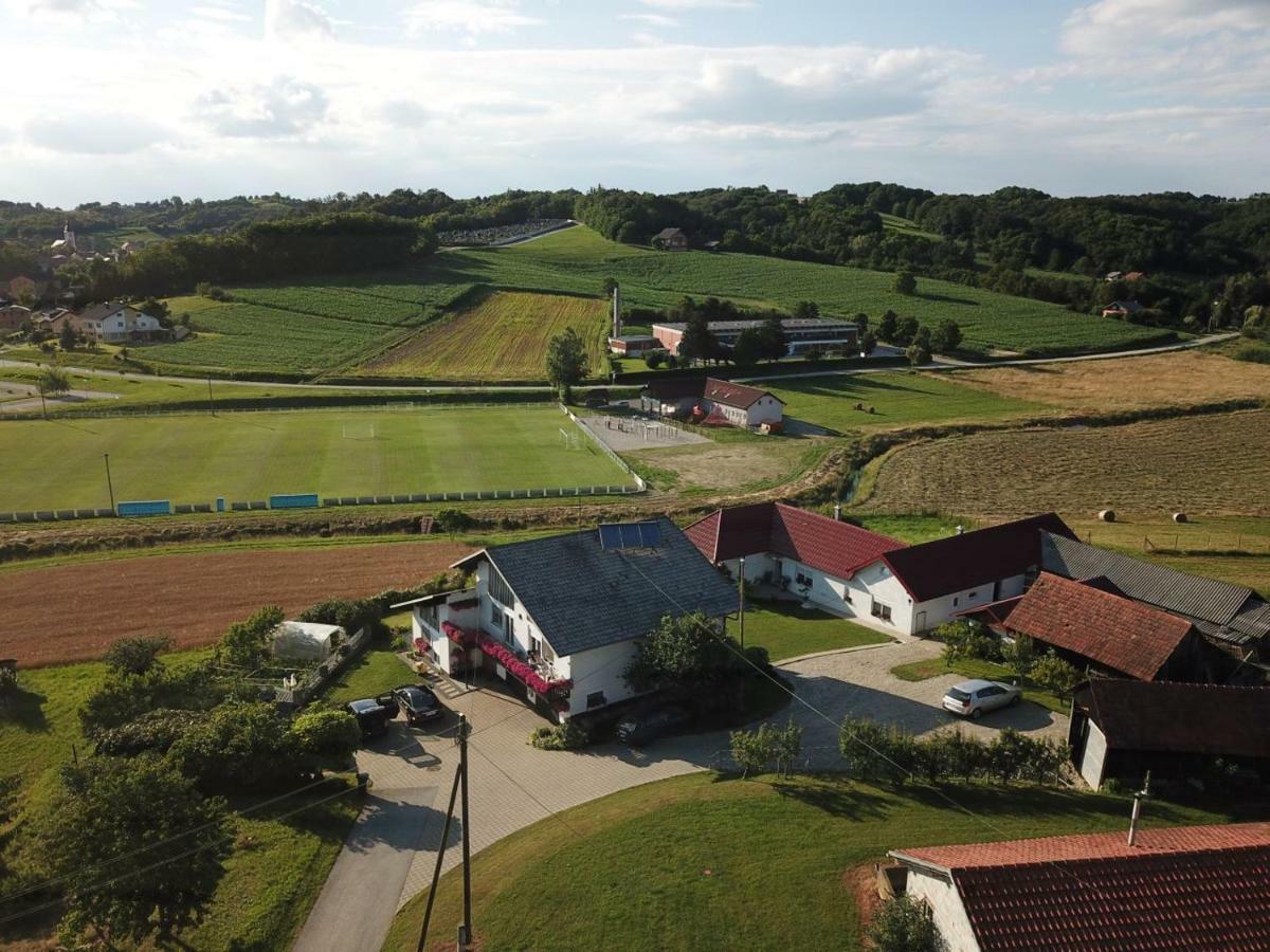 Holiday Home Rojko Strigova Eksteriør billede